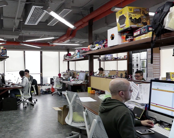 Designers use Stratasys 3D printers to innovate the next wave of product development. 