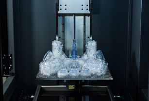 스테레오리소그래피용 부품의 방향을 지정하는 방법.