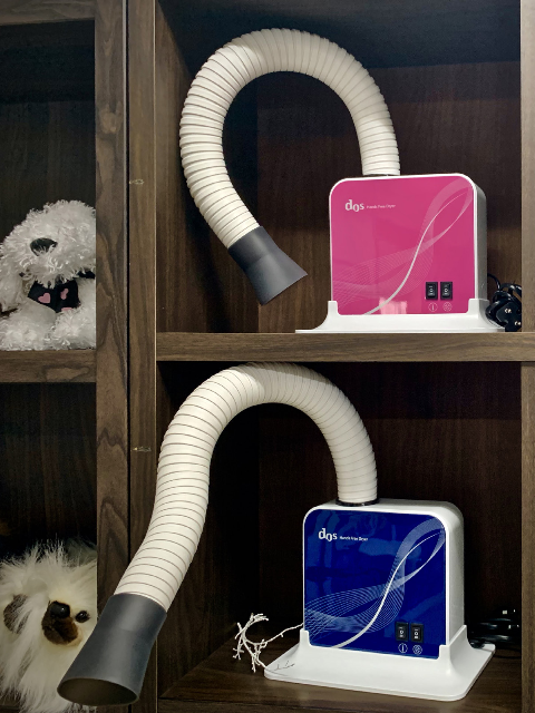 IM Co., Ltd designs multi-purpose, hands-free dryers to make giving pets baths easier.