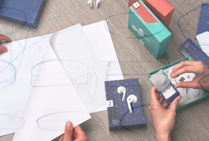 Detailed design earbuds.