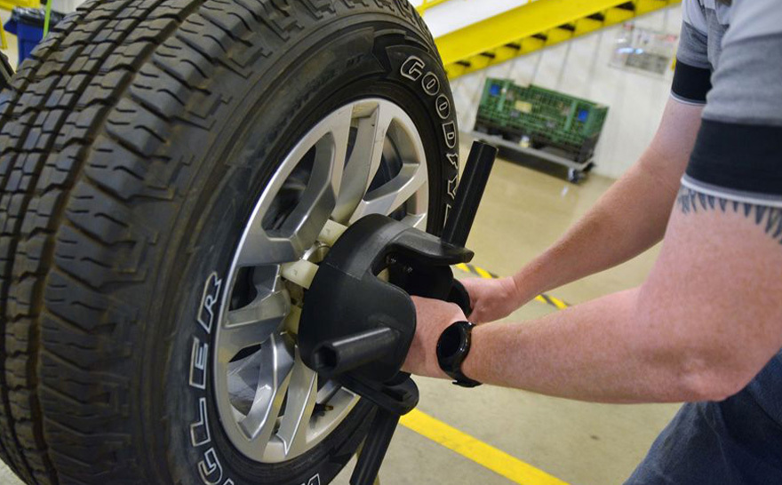 This 3D printed lug nut starter is a lightweight solution that improves ergonomics and assembly speed.