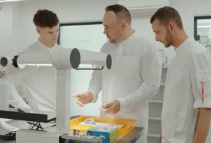 zahnklinik-muhldorf-dental-lab-technicians-denture-review